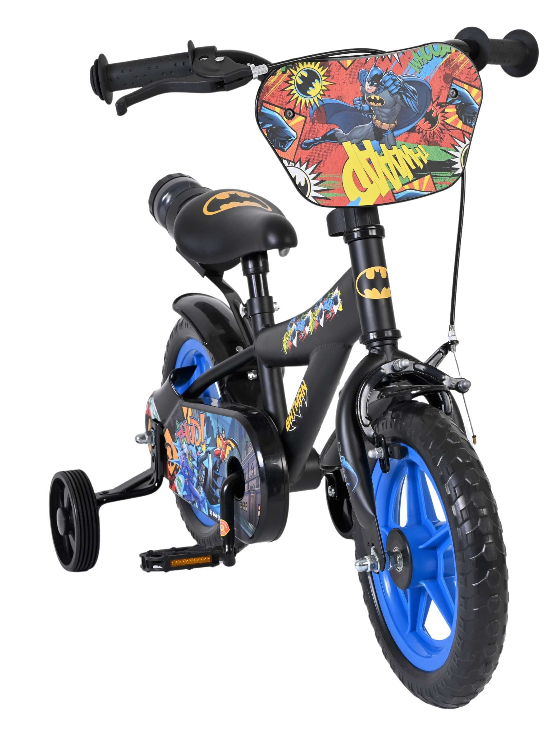 Schwarzes Kinderfahrrad mit Batman-Motiven, Stützrädern und blauen Felgen.