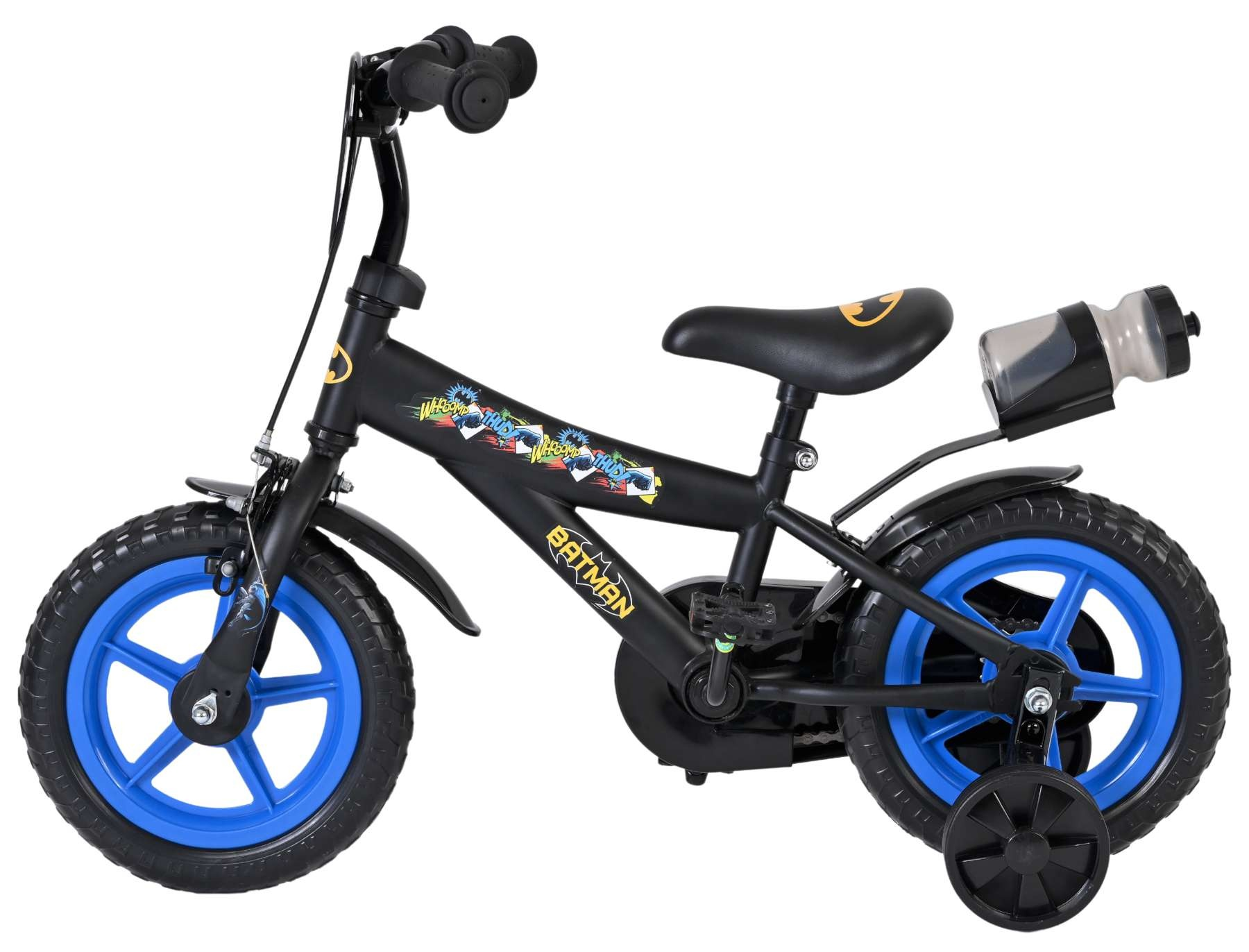 Schwarzes Kinderfahrrad mit blauen Felgen, Batman-Motiv und Stützrädern.