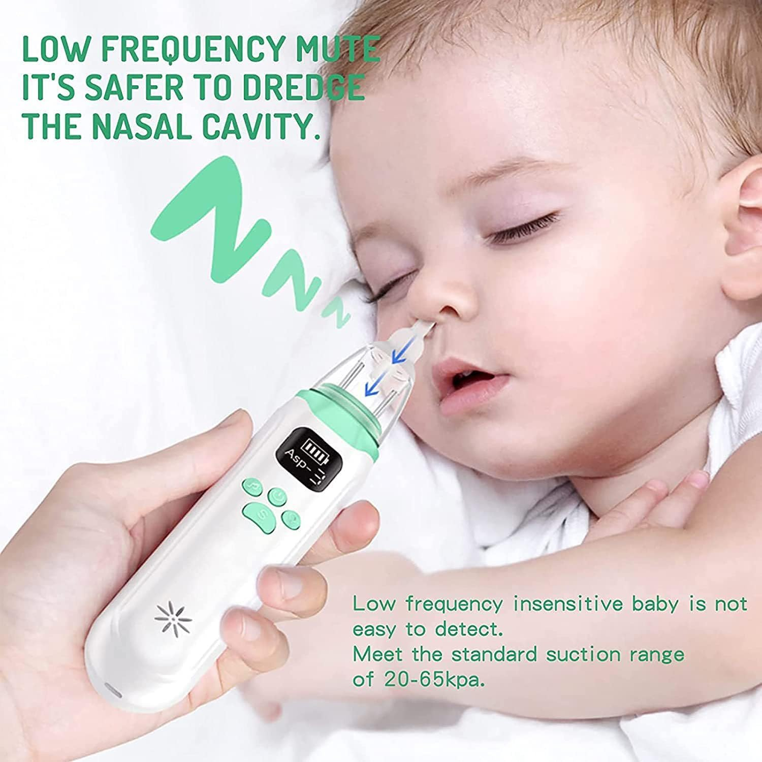 Ein Baby schläft, während ein Nasensauger sanft seine Nase reinigt.
