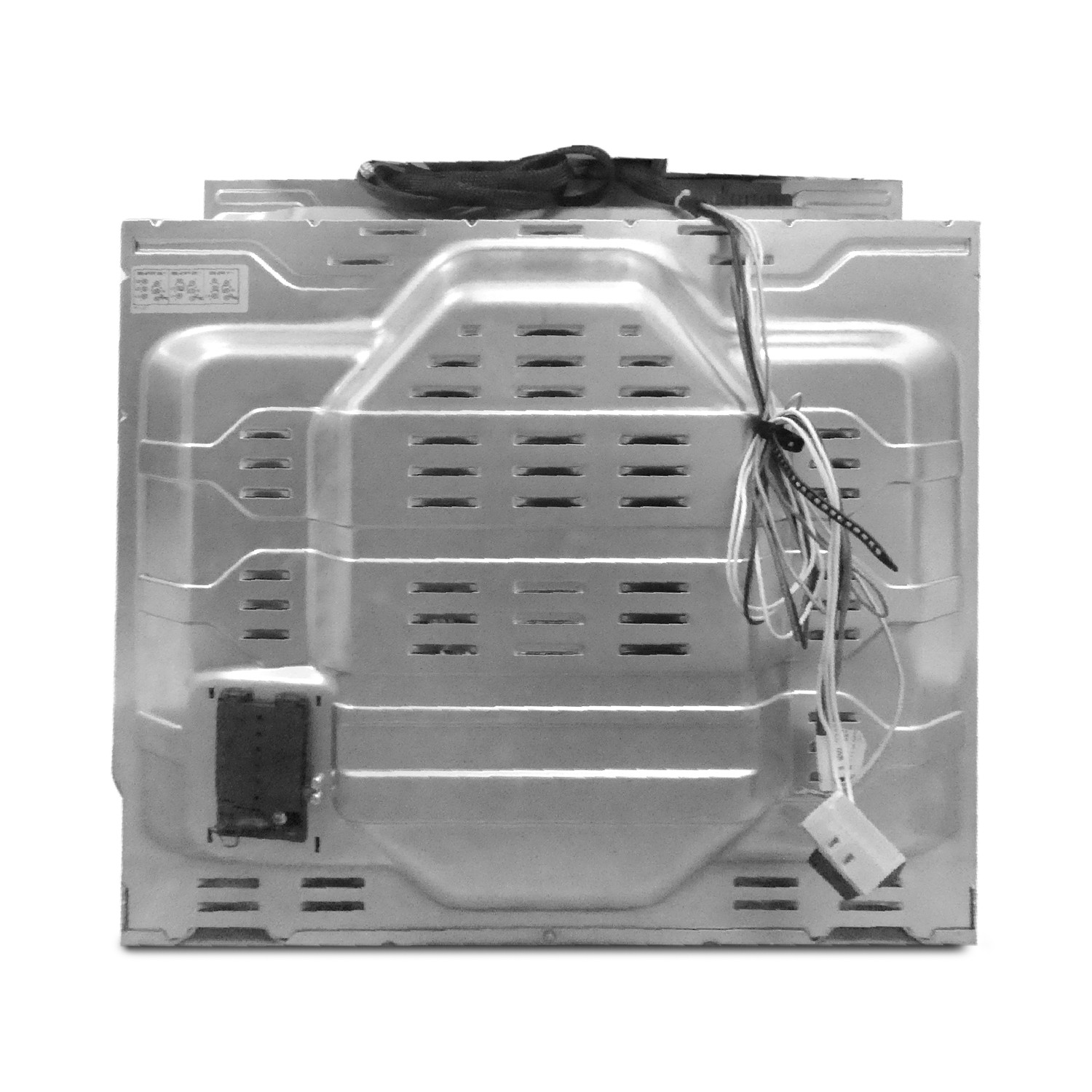Rückseite eines Backofens mit Kabeln und einem Stecker, weißer Hintergrund.