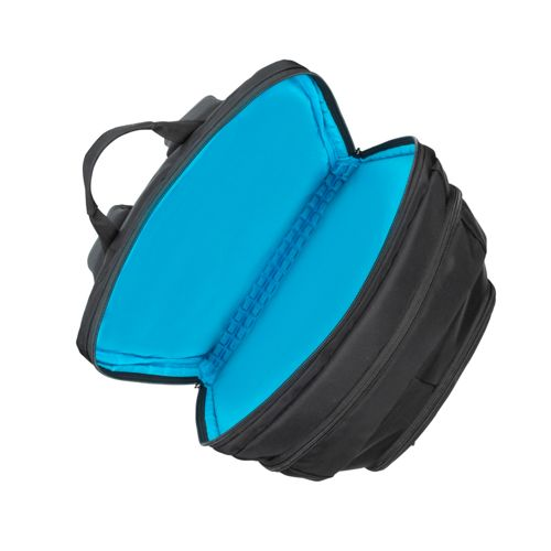 Schwarzer Rucksack mit hellblauem Innenfutter, geöffnet.