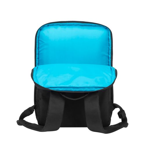 Ein offener schwarzer Rucksack mit leuchtend blauem Innenfutter und Schultergurten.