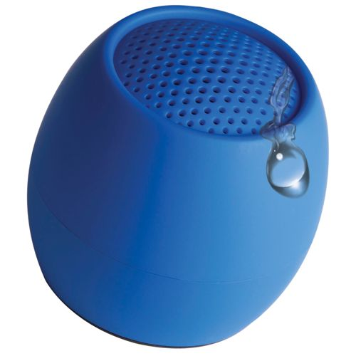 Een blauwe waterdichte luidspreker met een waterdruppel op de zijkant.