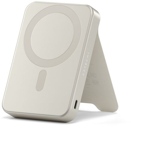 Un soporte de cargador inalámbrico magnético Satechi beige claro.