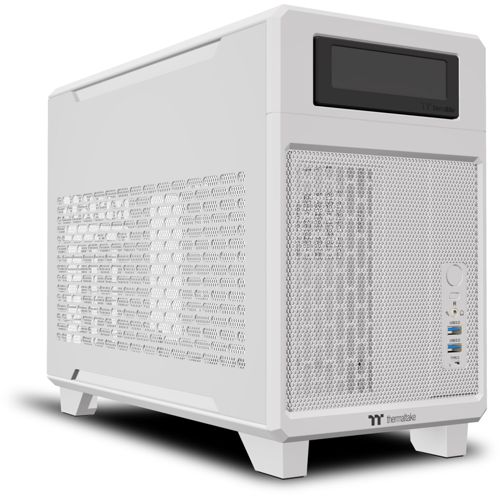 Una torre PC bianca con pannello frontale in rete, display superiore e porte USB frontali.