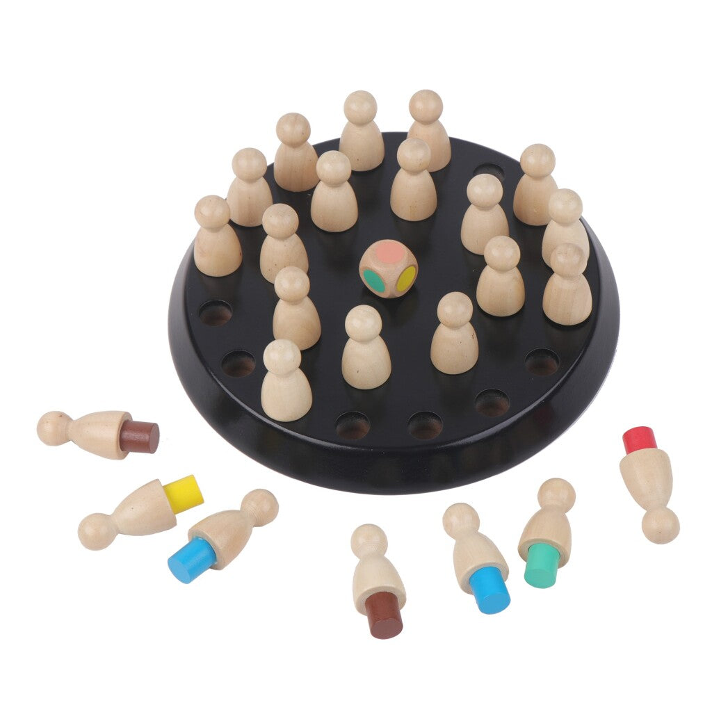 Gioco in legno con figure su tavola nera e dado.
