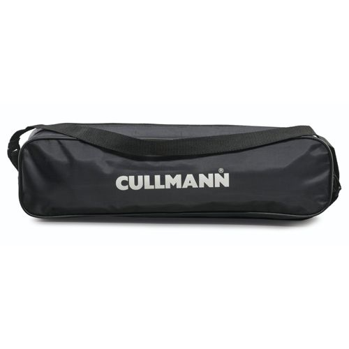 Una bolsa de transporte negra con el logo blanco de CULLMANN y una correa.