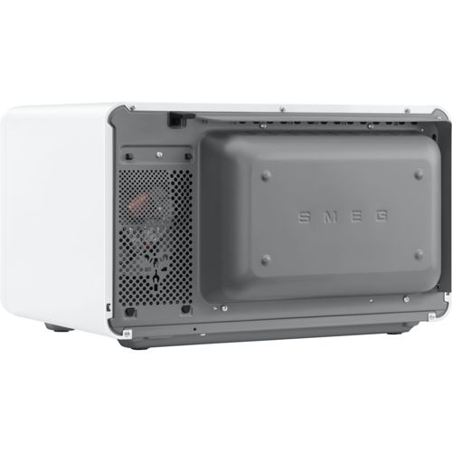 Vista trasera de un microondas SMEG blanco mostrando rejilla de ventilación y logo.