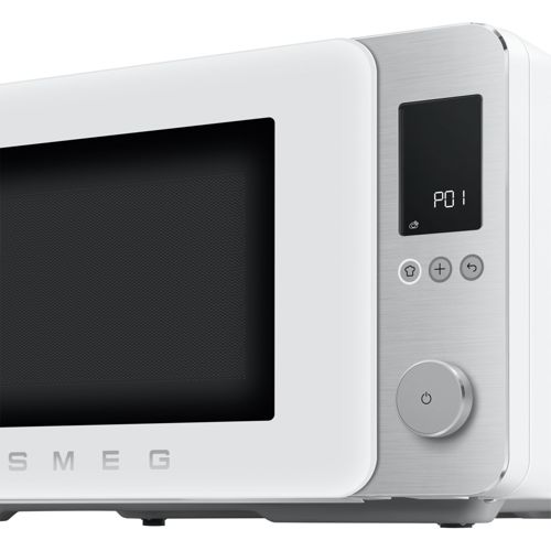 Microondas blanco con panel de control metálico y pantalla digital.