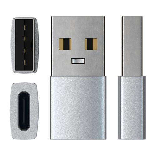 Un adattatore USB-A a USB-C argentato mostrato da tre angolazioni.