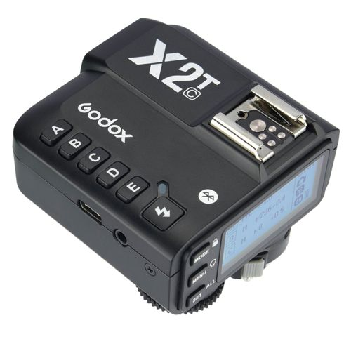 Trasmettitore flash Godox X2T nero con pulsanti A-E, schermo LCD e attacco a slitta.