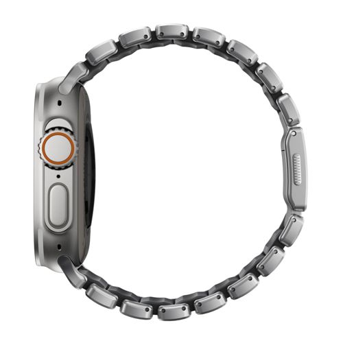 Eine silberne Smartwatch mit einem metallischen Gliederarmband, seitlich betrachtet.