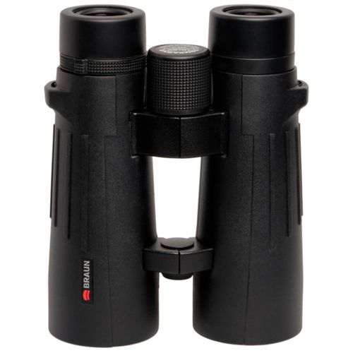 Binocolo Braun nero con rotella di messa a fuoco e logo rosso. Sfondo bianco.