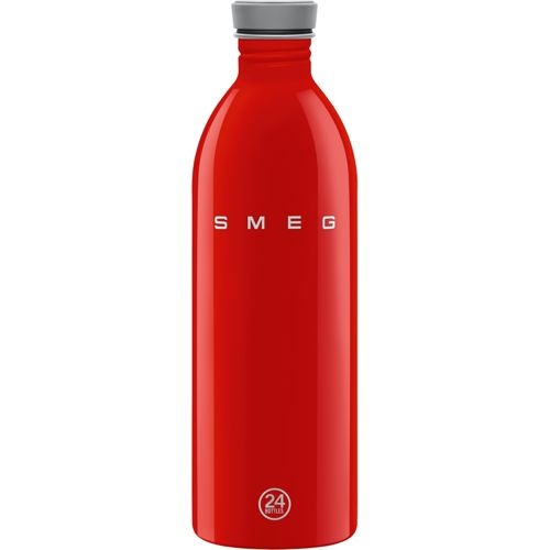 Eine rote Smeg-Flasche mit silbernem Deckel und dem Logo.