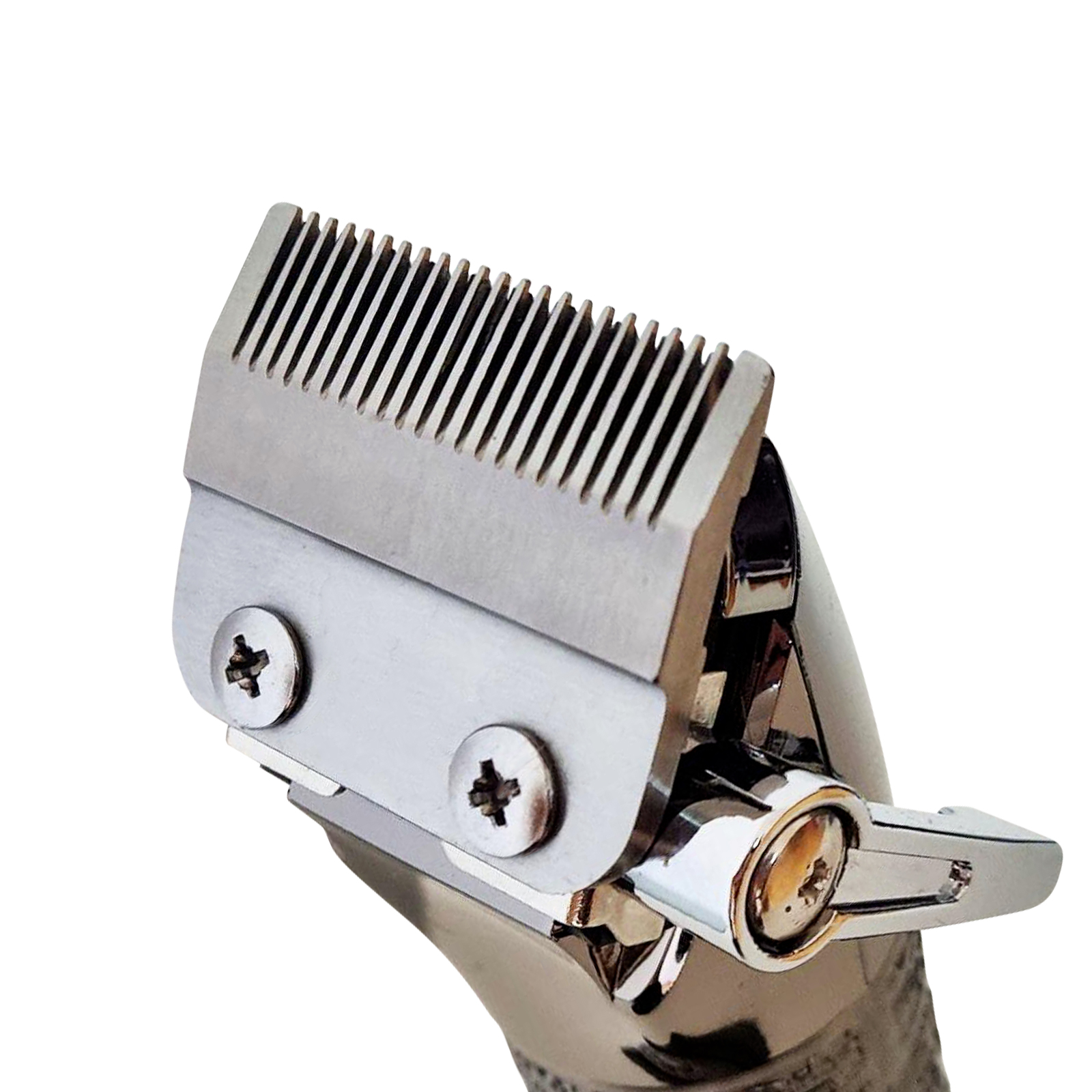 Nahaufnahme des metallischen Scherkopfs einer Haarschneidemaschine mit sichtbaren Zähnen und Schrauben.