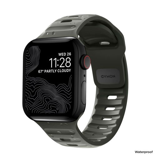 Un reloj inteligente gris con correa texturizada muestra hora y clima.