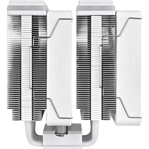 Due torri bianche per CPU con alette e heatpipe una accanto all'altra.