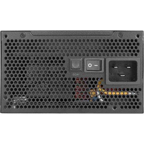 Alimentatore per computer nero con griglia di ventilazione esagonale, interruttore e presa.