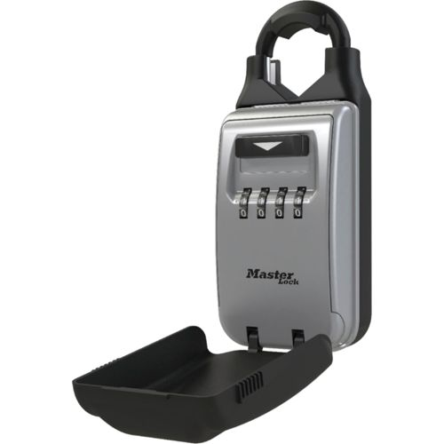 Un portachiavi Master Lock argentato con lucchetto a combinazione e vano aperto.