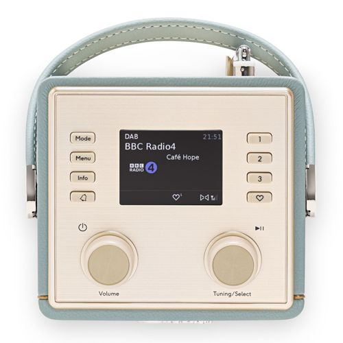 Radio retrò azzurro pallido con controlli dorati e display digitale, mostra BBC Radio 4.