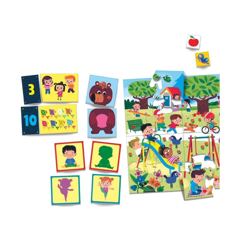 Puzles de juguete coloridos con niños, animales y números sobre fondo blanco.