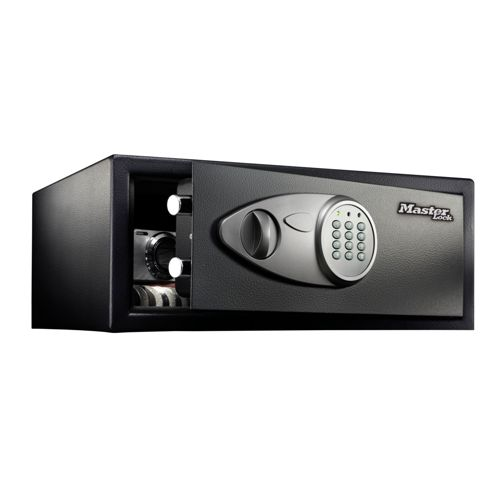Una cassaforte Master Lock nera aperta con tastierino digitale e serratura interna.