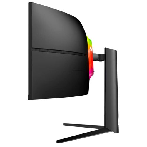Czarny zakrzywiony monitor z podświetleniem RGB i czarnym stojakiem.