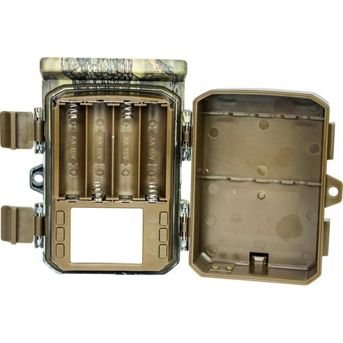 Offene Wildkamera mit Batteriefach für vier AA-Batterien und leerem LCD-Bildschirm.