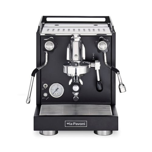 Una macchina per caffè espresso La Pavoni nera con accenti cromati e manometro.