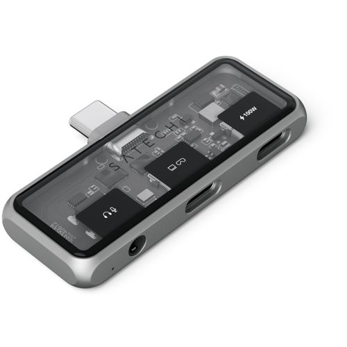 Eine silberne USB-C-Hub mit transparenter Oberseite, die interne Komponenten zeigt.