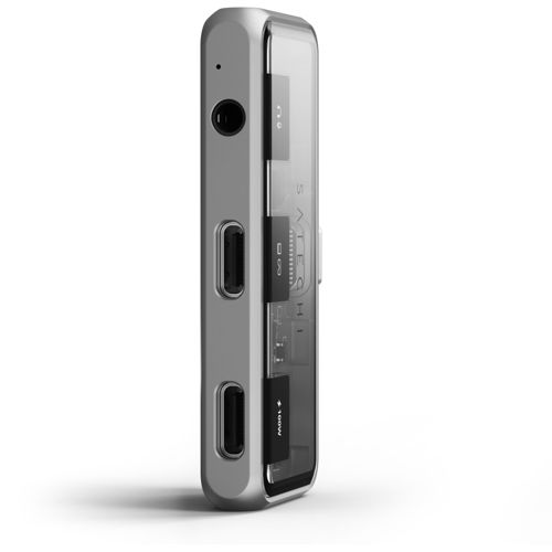 Silbernes USB-C-Hub mit Anschlüssen und Beschriftung 'SATECHI'.