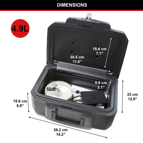 Caja fuerte negra abierta con dimensiones mostradas. Contiene CDs, unidad USB y disco duro externo.