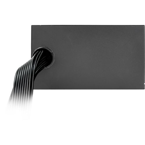 Un alimentatore per computer nero con cavi neri raggruppati che escono da un'apertura circolare.