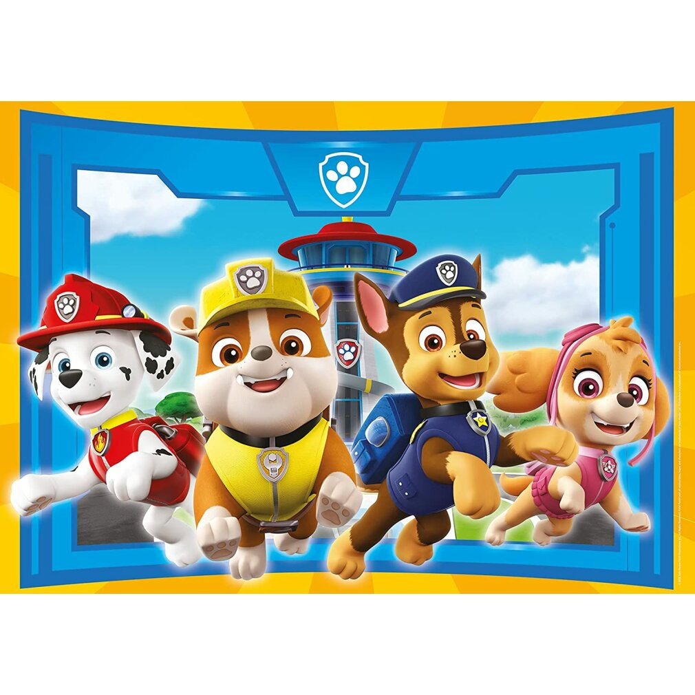 Quattro cani di Paw Patrol corrono in avanti. Marshall, Rubble, Chase e Skye.