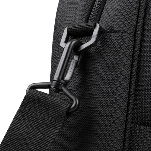 Borsa in tessuto nero con clip e attacco cinghia neri. Primo piano.
