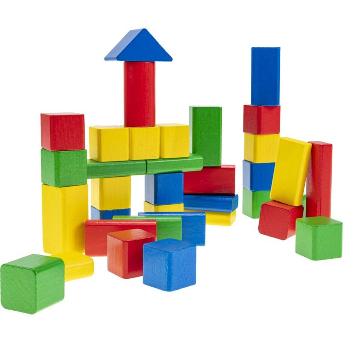 Blocchi di legno colorati impilati su sfondo bianco.