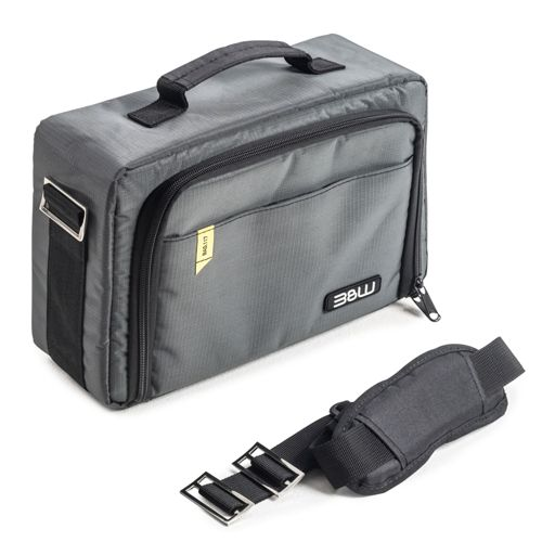 Borsa grigia con manico e tracolla staccabile.
