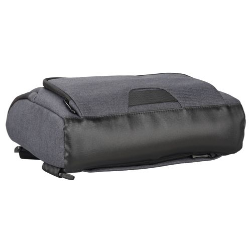 Grauer Rucksack mit schwarzem Boden und Henkel.
