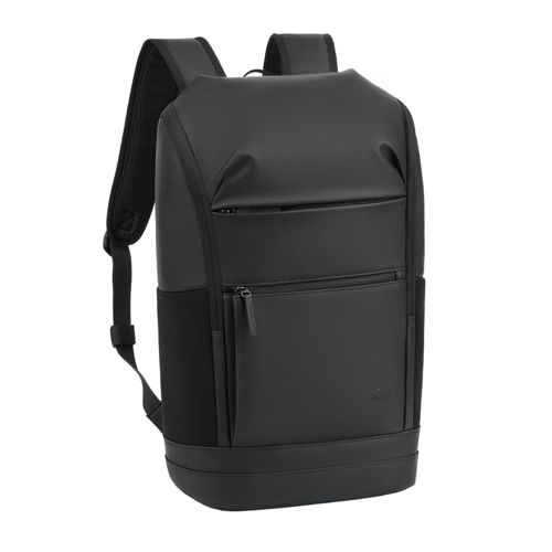 Ein schwarzer Rucksack mit gepolsterten Trägern und mehreren Reißverschlusstaschen.