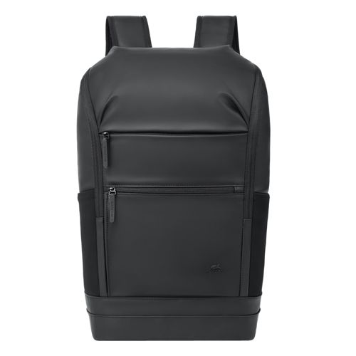 Ein schwarzer Rucksack mit zwei vorderen Reißverschlusstaschen und verstellbaren Trägern.