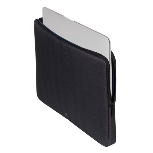 Una custodia per laptop scura ed elegante con un laptop parzialmente inserito.