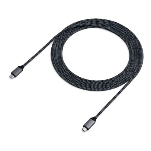 Un cavo USB-C nero e grigio con copertura in tessuto giace in un anello.