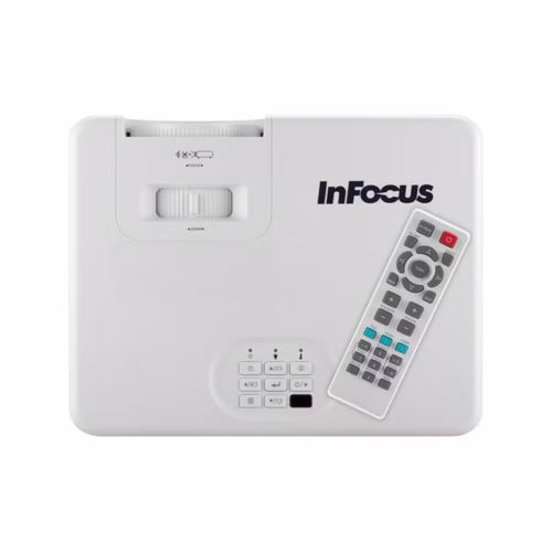 Biały projektor InFocus z pilotem i klawiaturą.