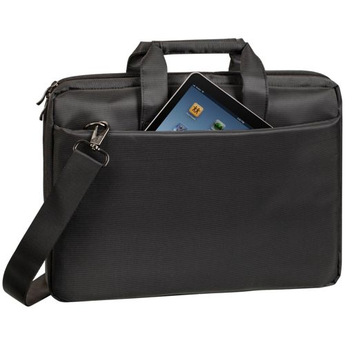Sacoche noire pour ordinateur portable avec une tablette dépassant de la poche avant. Poignée et sangle.