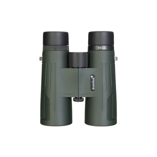 Binocolo verde con rotella di messa a fuoco nera e copriobiettivi.