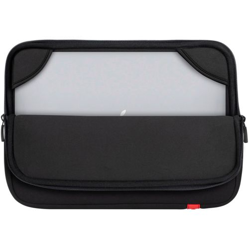 Schwarze Laptoptasche mit silbernem Laptop darin, oben offen.