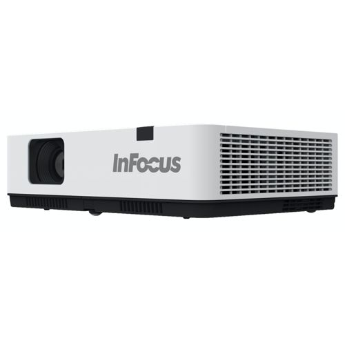 Ein weißer InFocus-Projektor mit Lüftungsschlitzen und Linse.