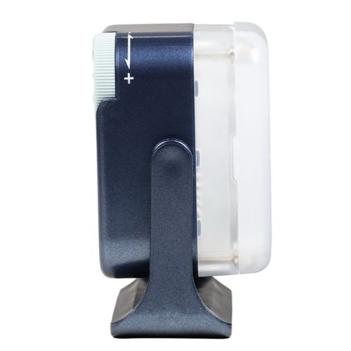 Appareil bleu foncé avec cadran blanc et signe plus, sur un support.