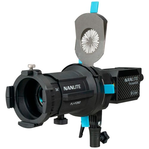 Ein schwarzes Nanlite PJ-F260 Bi-Color-Licht mit einem Gitter-Reflektor, isoliert auf weißem Hintergrund.