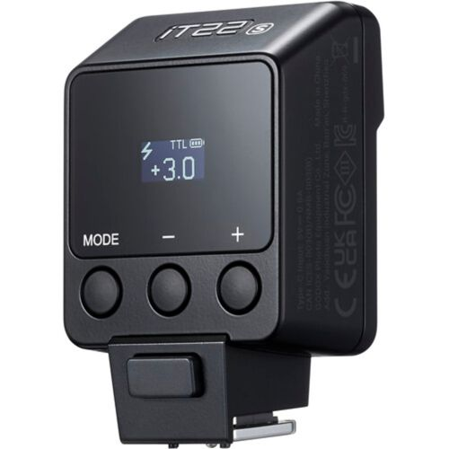 Flash noir avec écran LCD affichant TTL +3.0, boutons et connecteur.